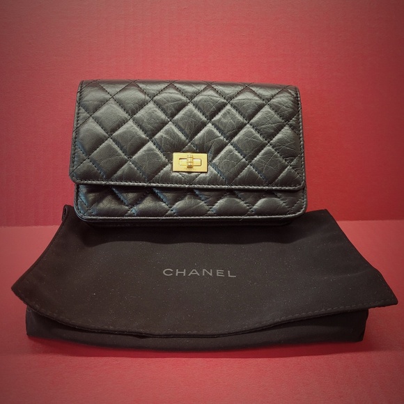 Chanel - Picture 1 of 2